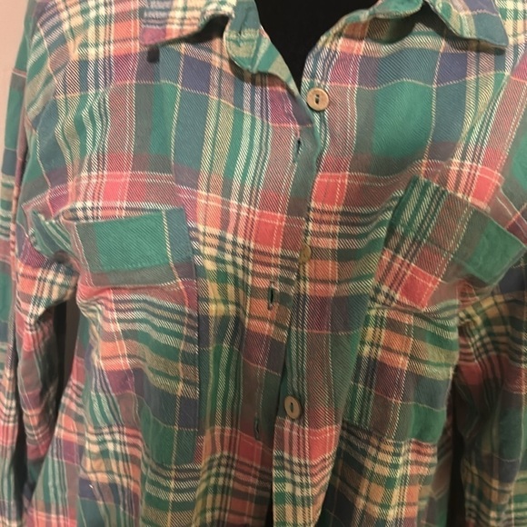 Umgee Small button down top    A - Picture 4 of 8